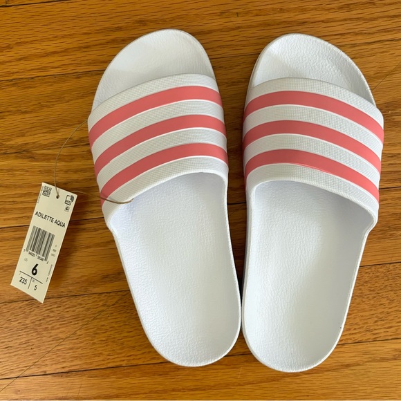 Adidas Slides Women’s 6 White Pink Adilette Aqua Sandals Casualwear Footwear New - Picture 3 of 6